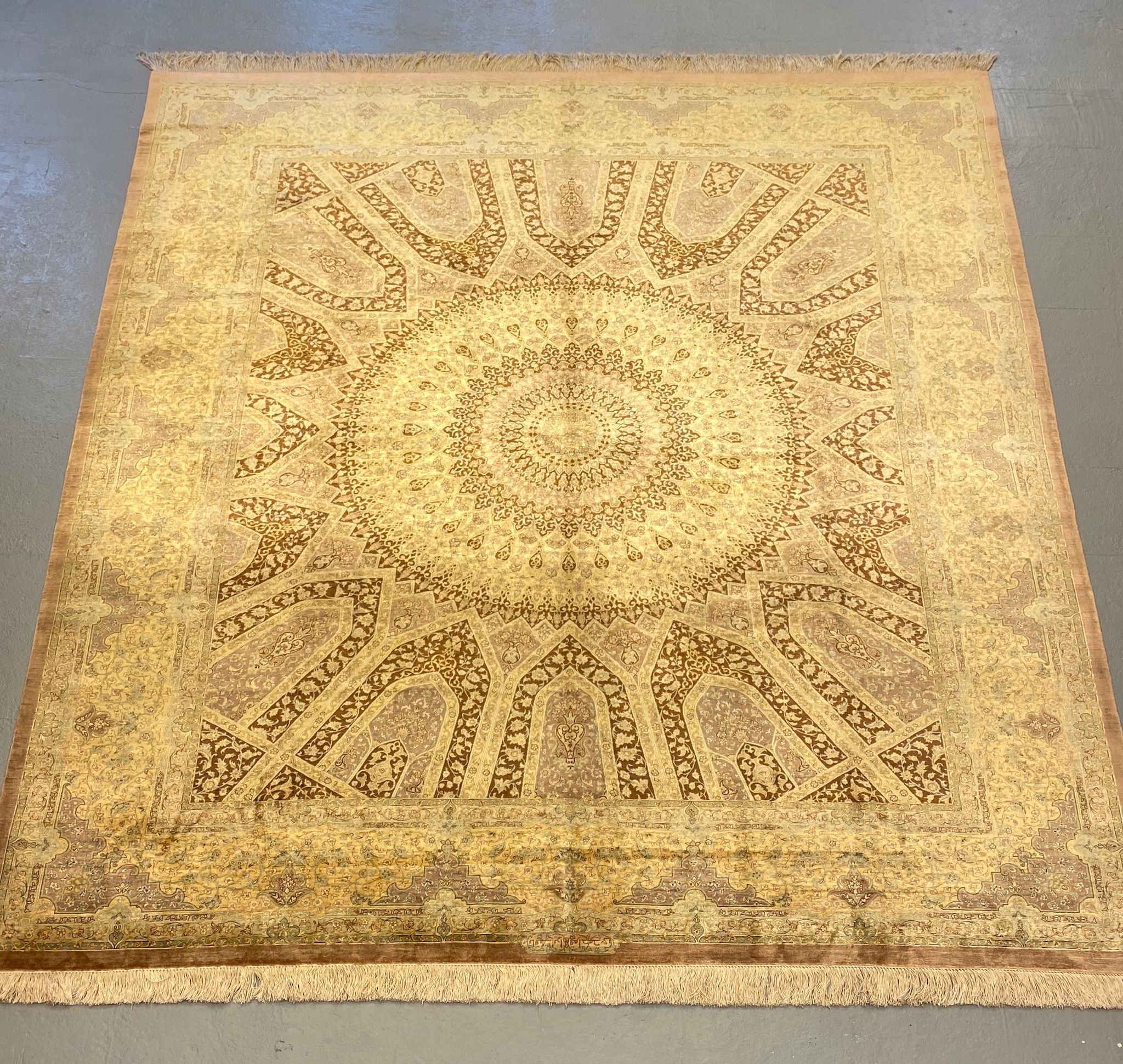 Qum silk rug