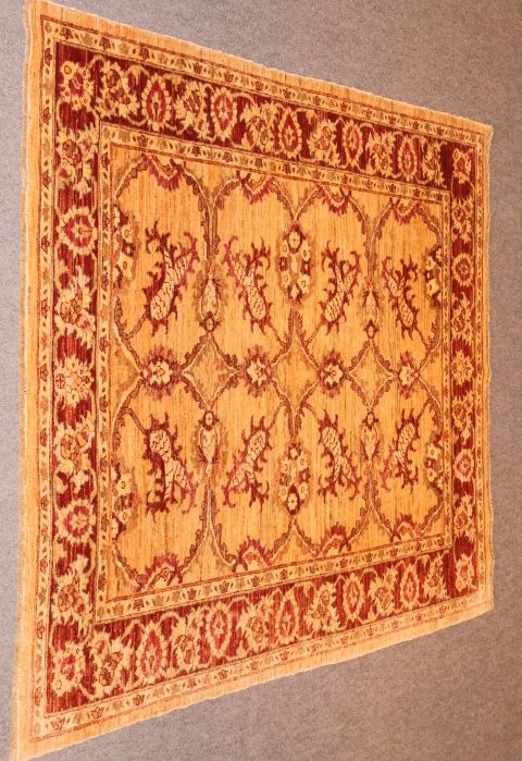 Almas rug