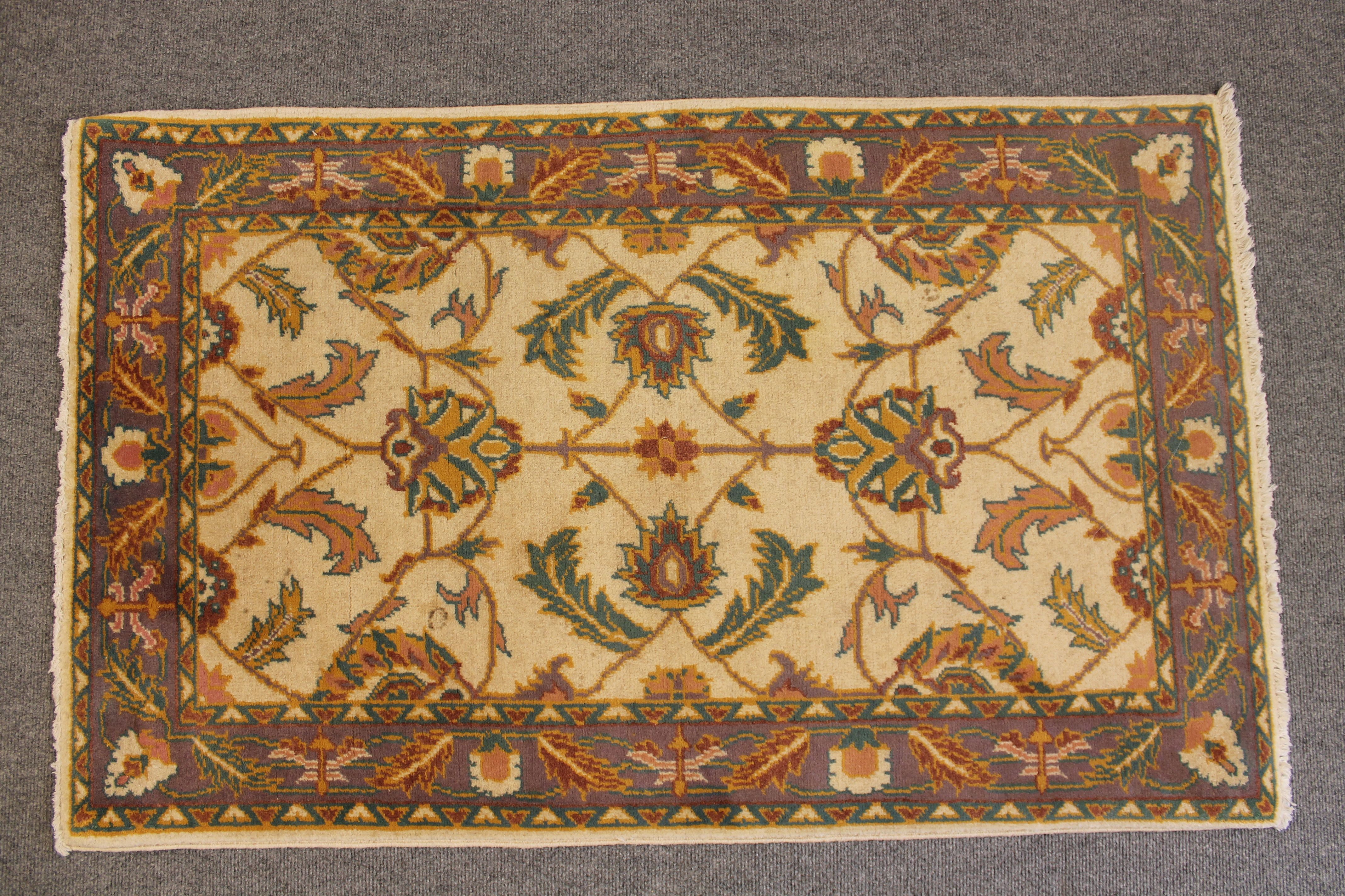 Gullabhad rug