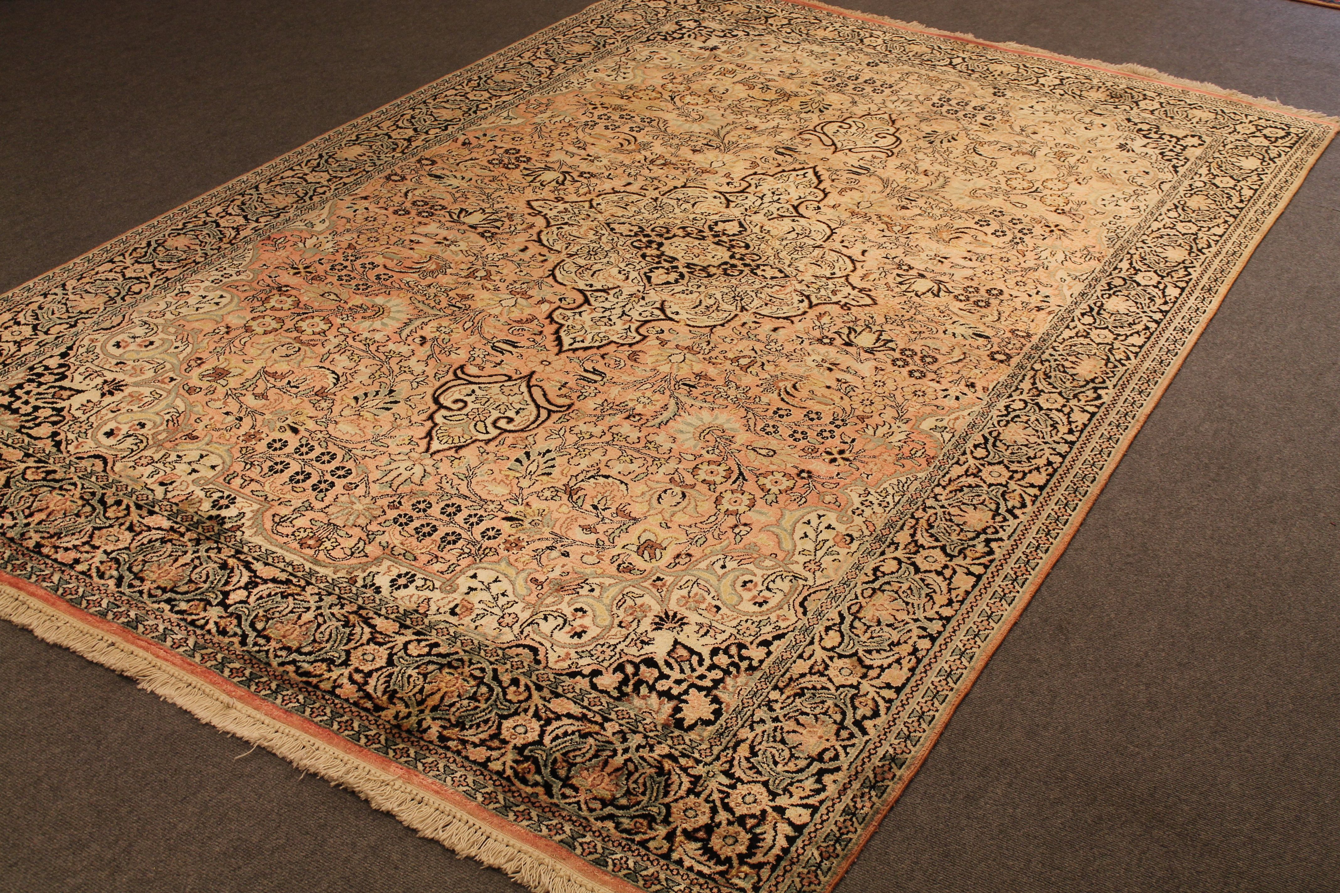 Shamiri Rug