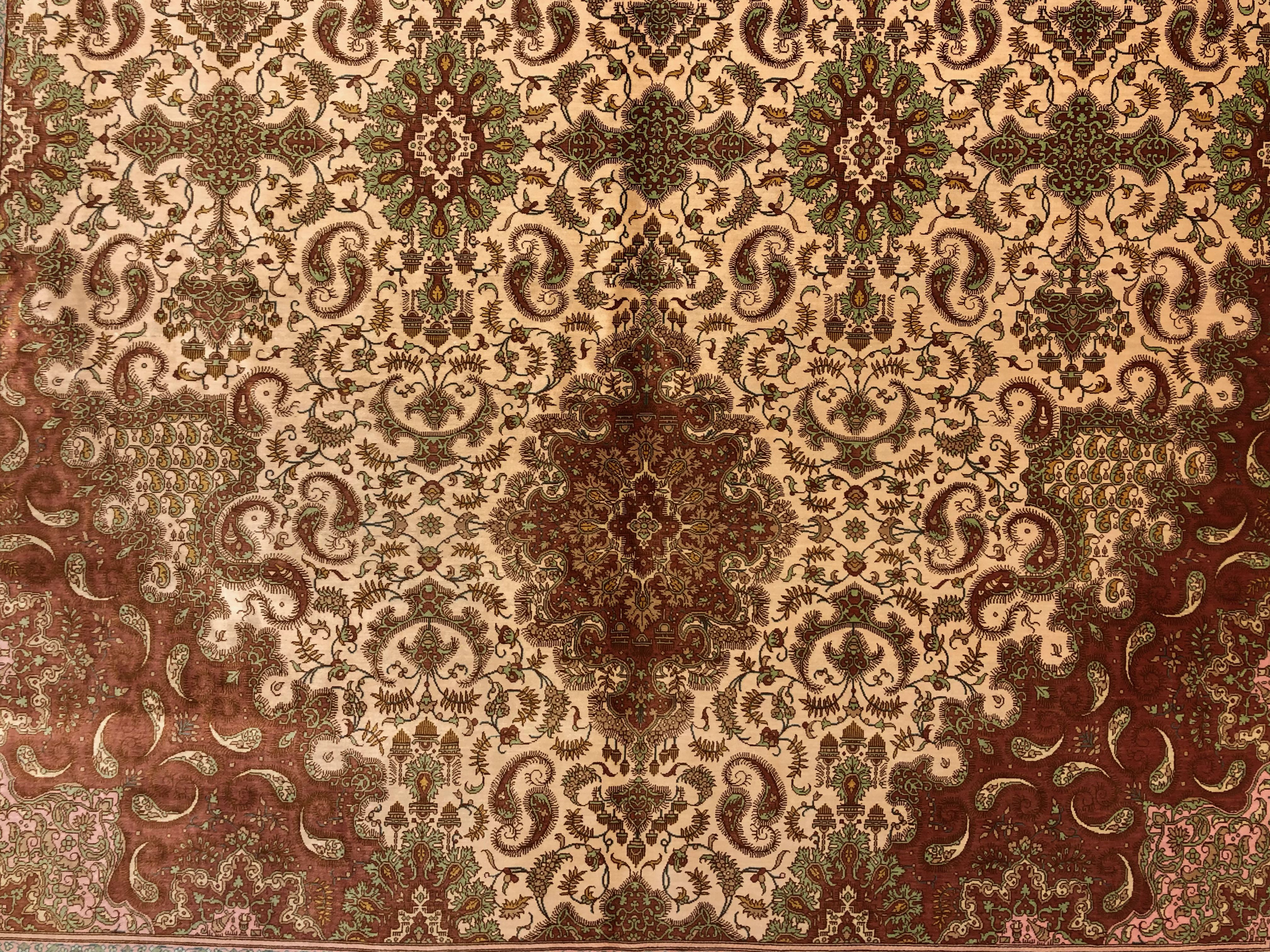 Qum rug