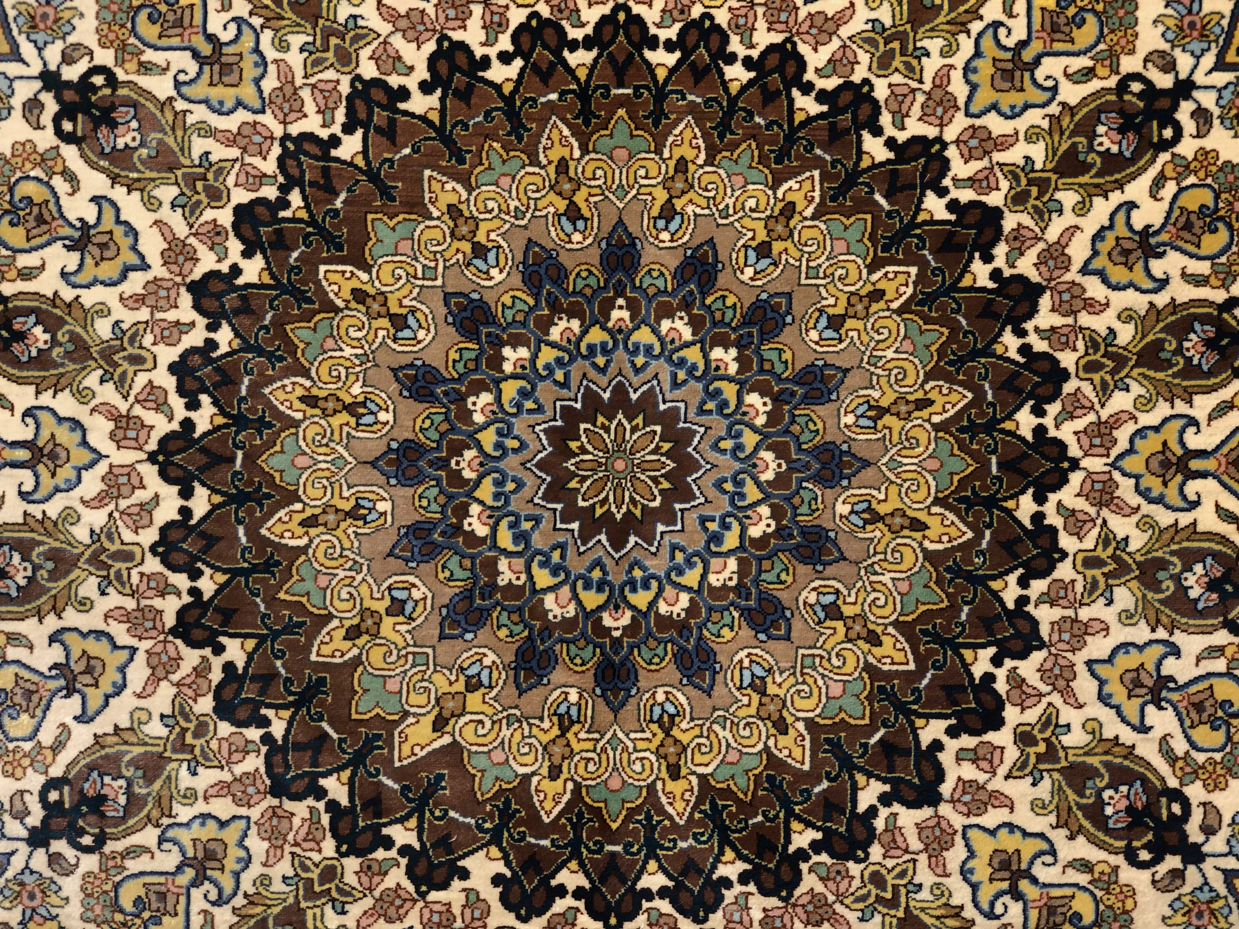 Qum rug
