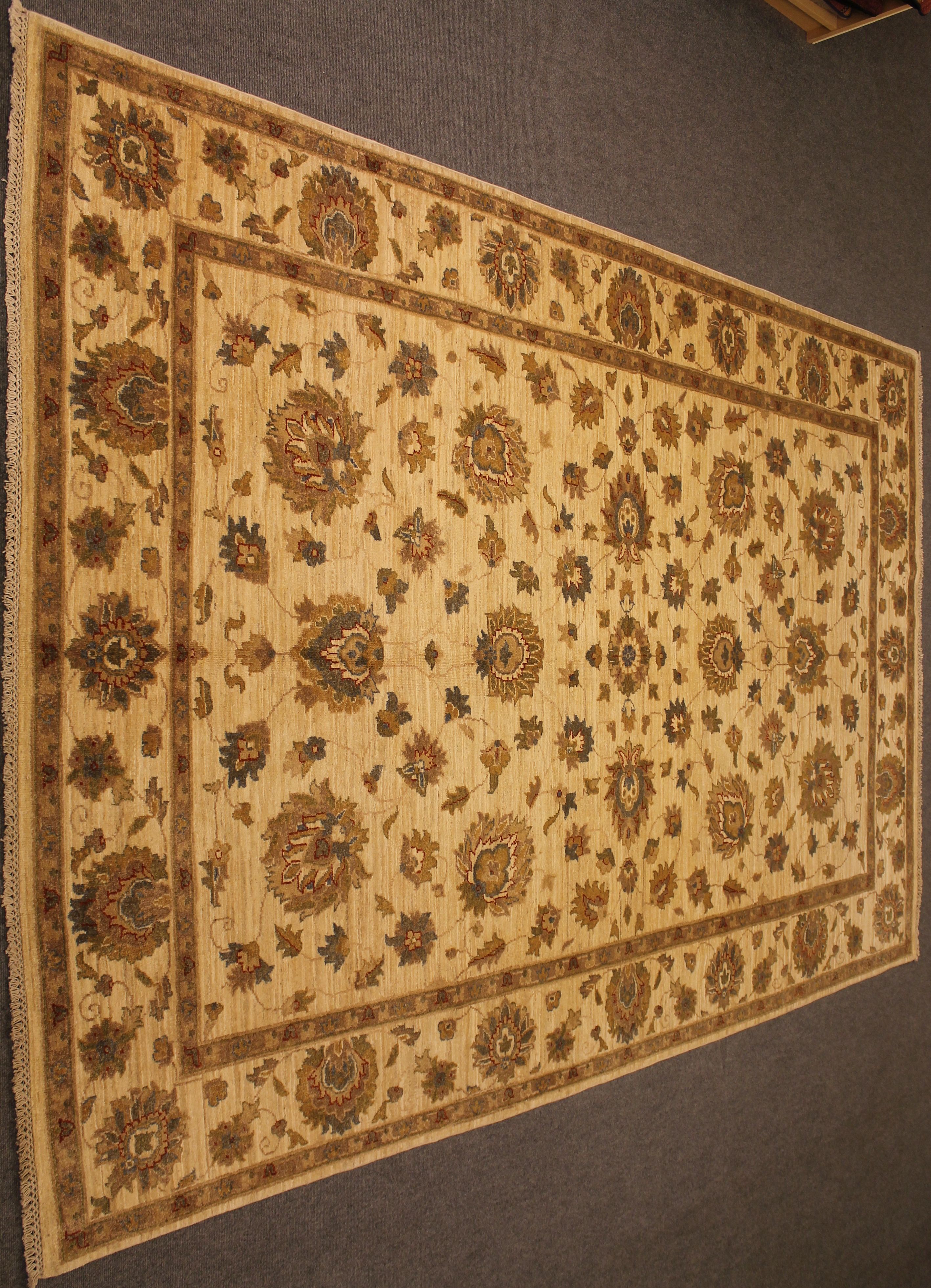 Muwarrad rug