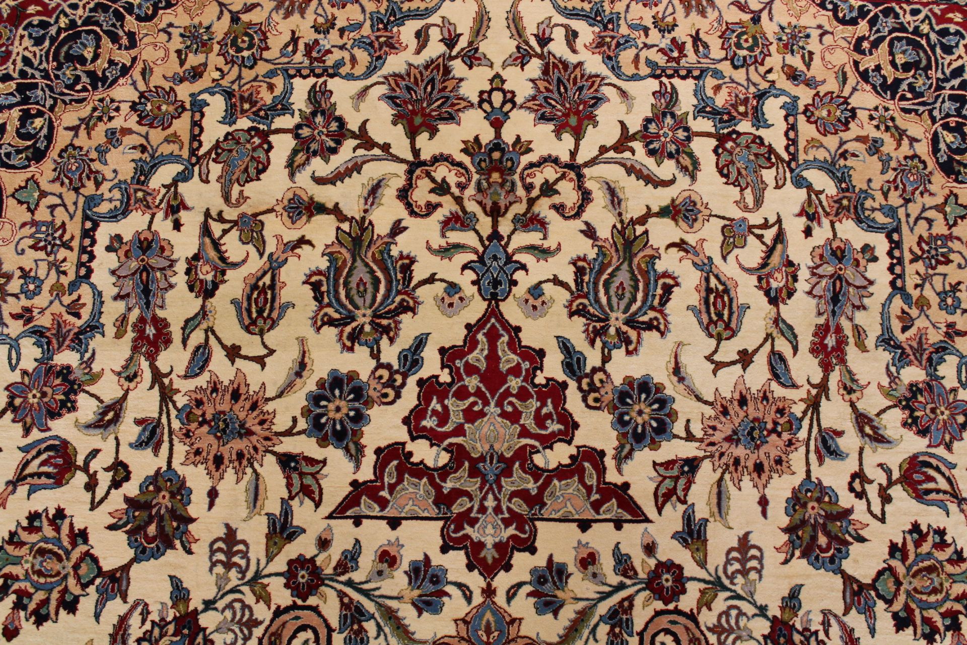 Very fine Isfahan carpet