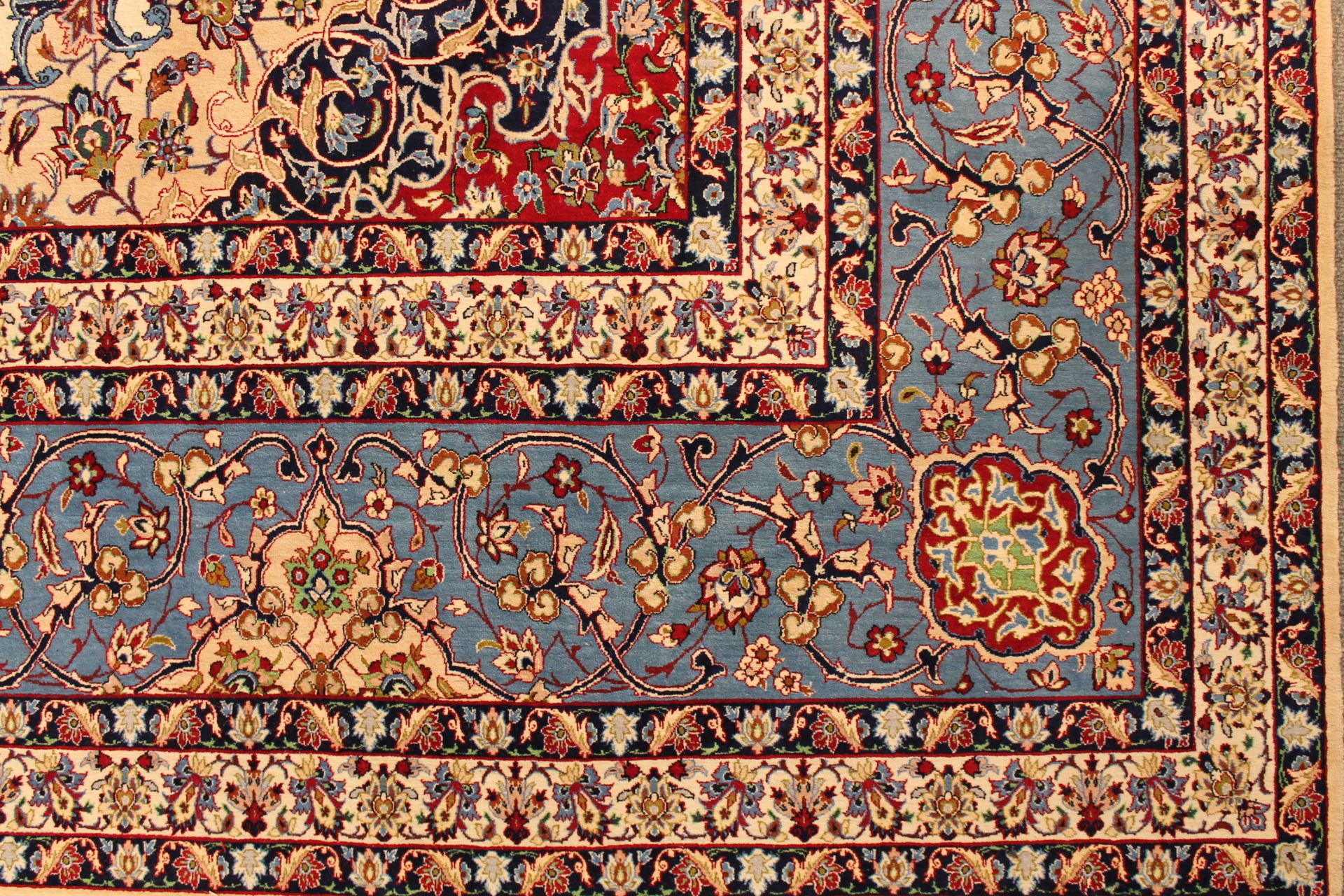 Very fine Isfahan carpet