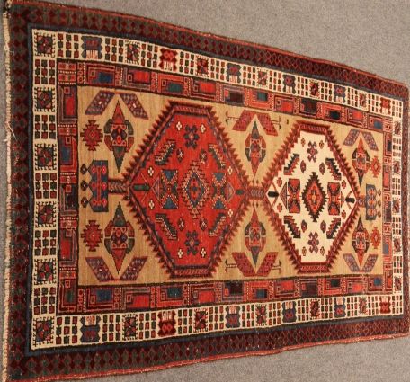 Antique Sarabe rug