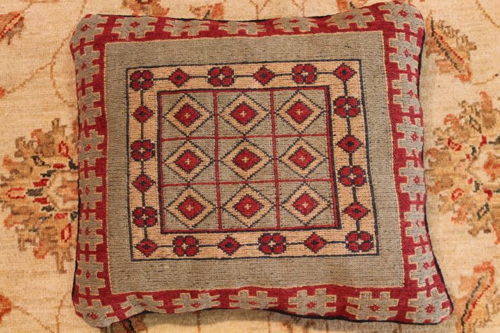 Caucasian Somak cushion
