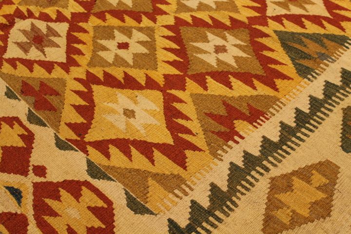 Ushak Turkish kilim