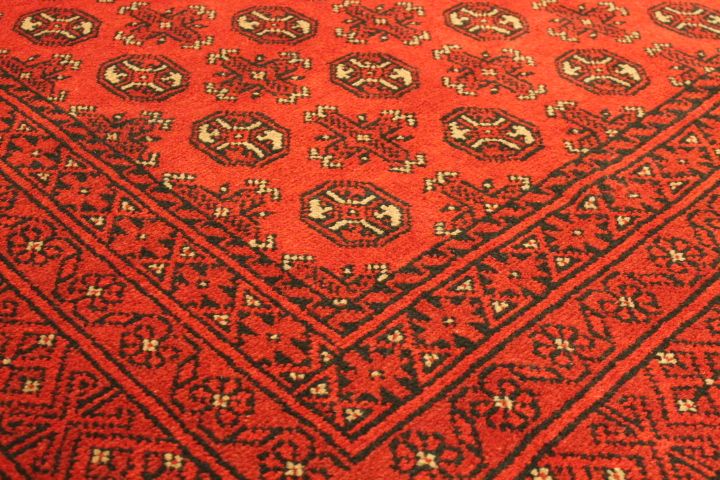 Tekke carpet
