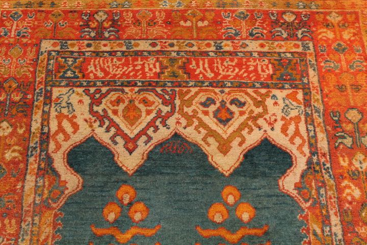 Antique ushak rug