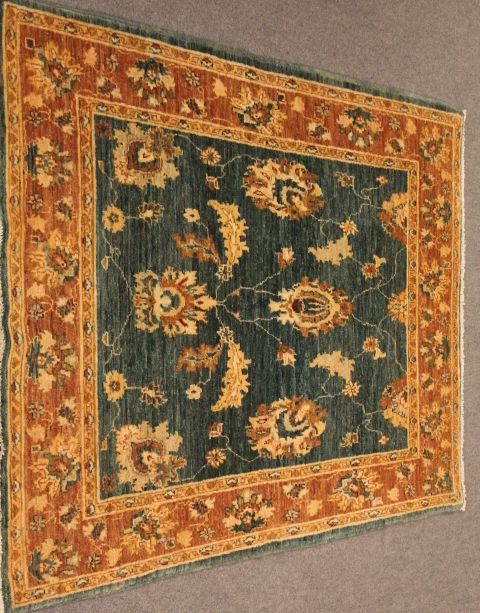 Fayrozi rug