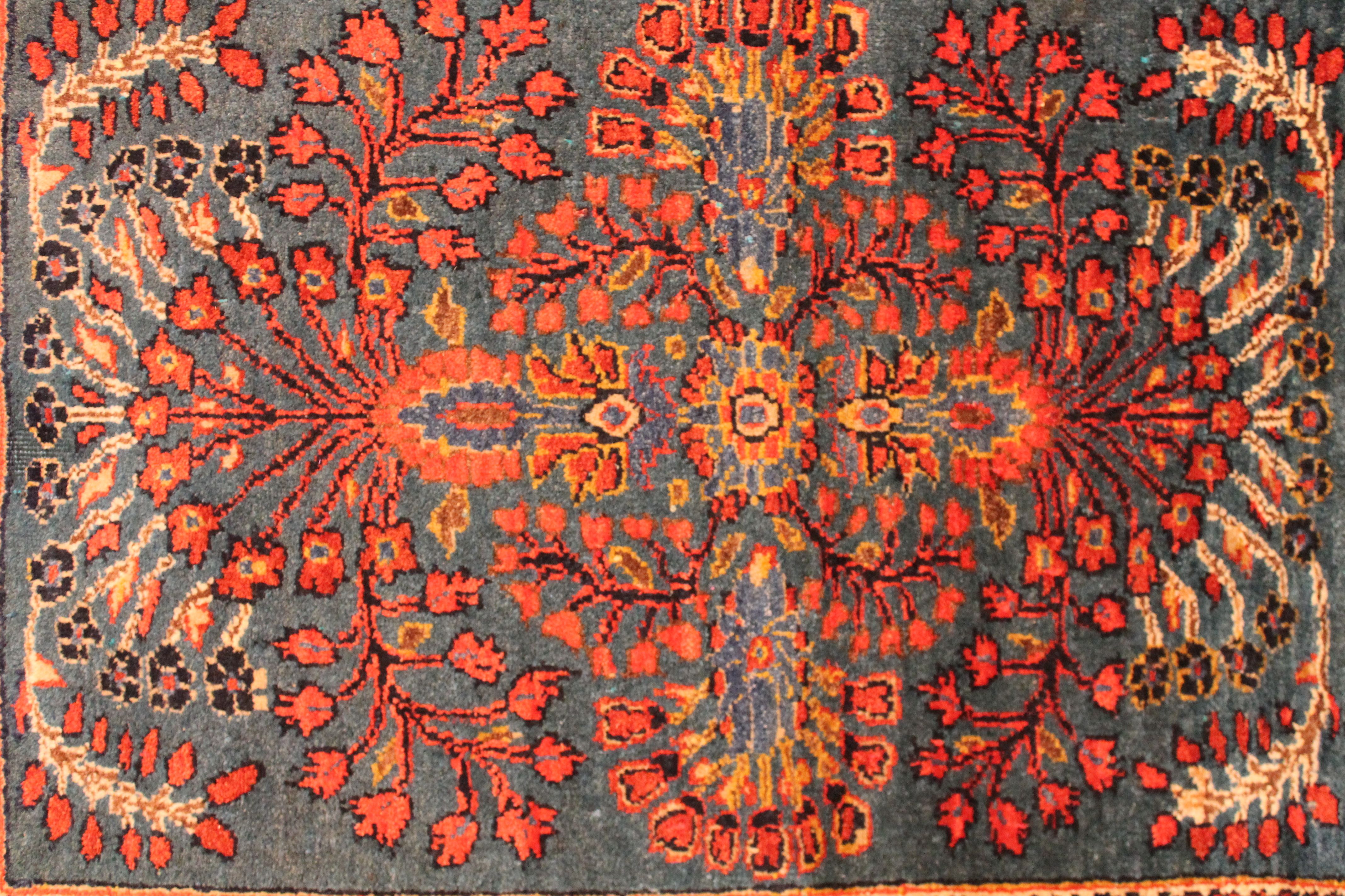 Antique Saruk rug