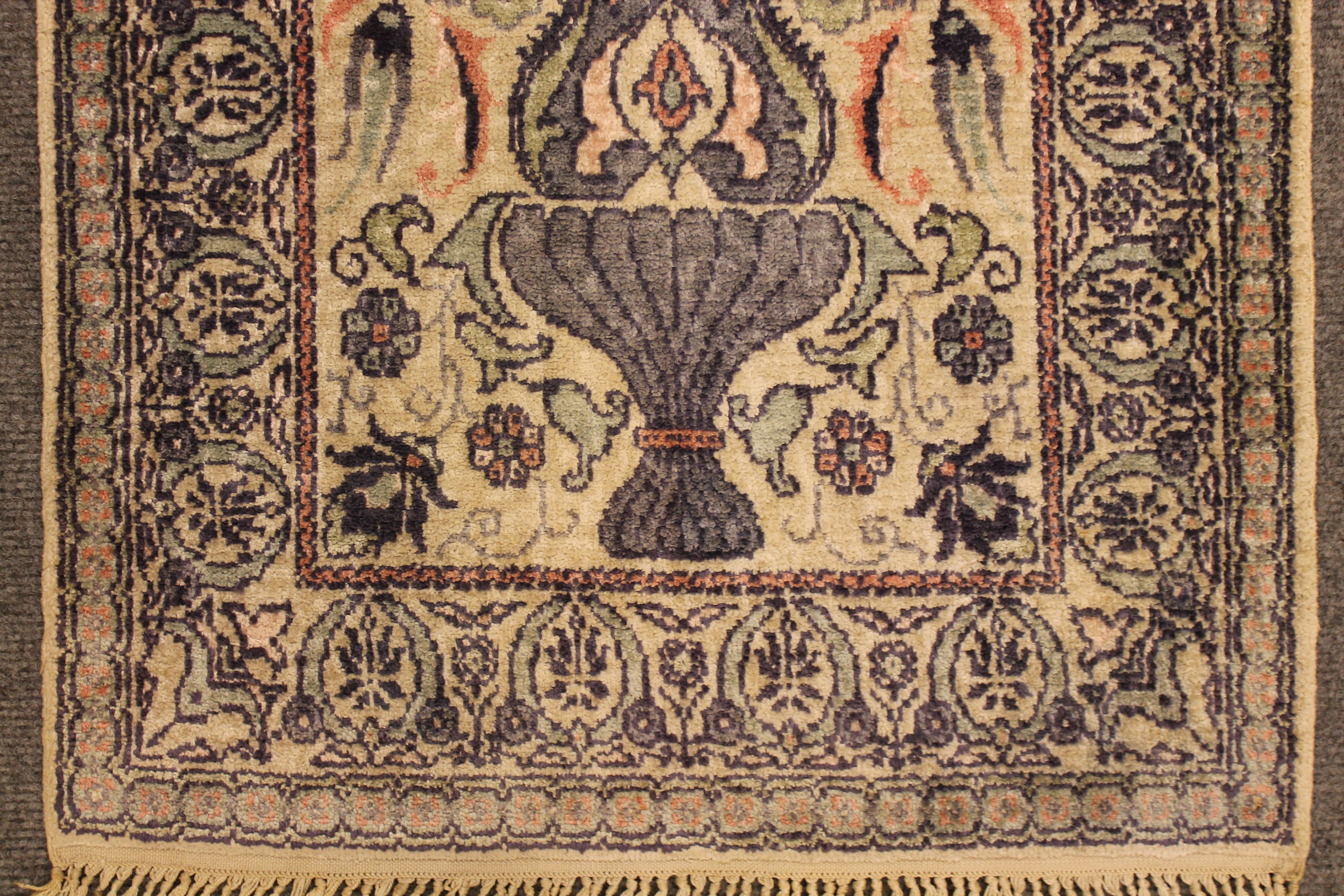 Antique silk Hereke