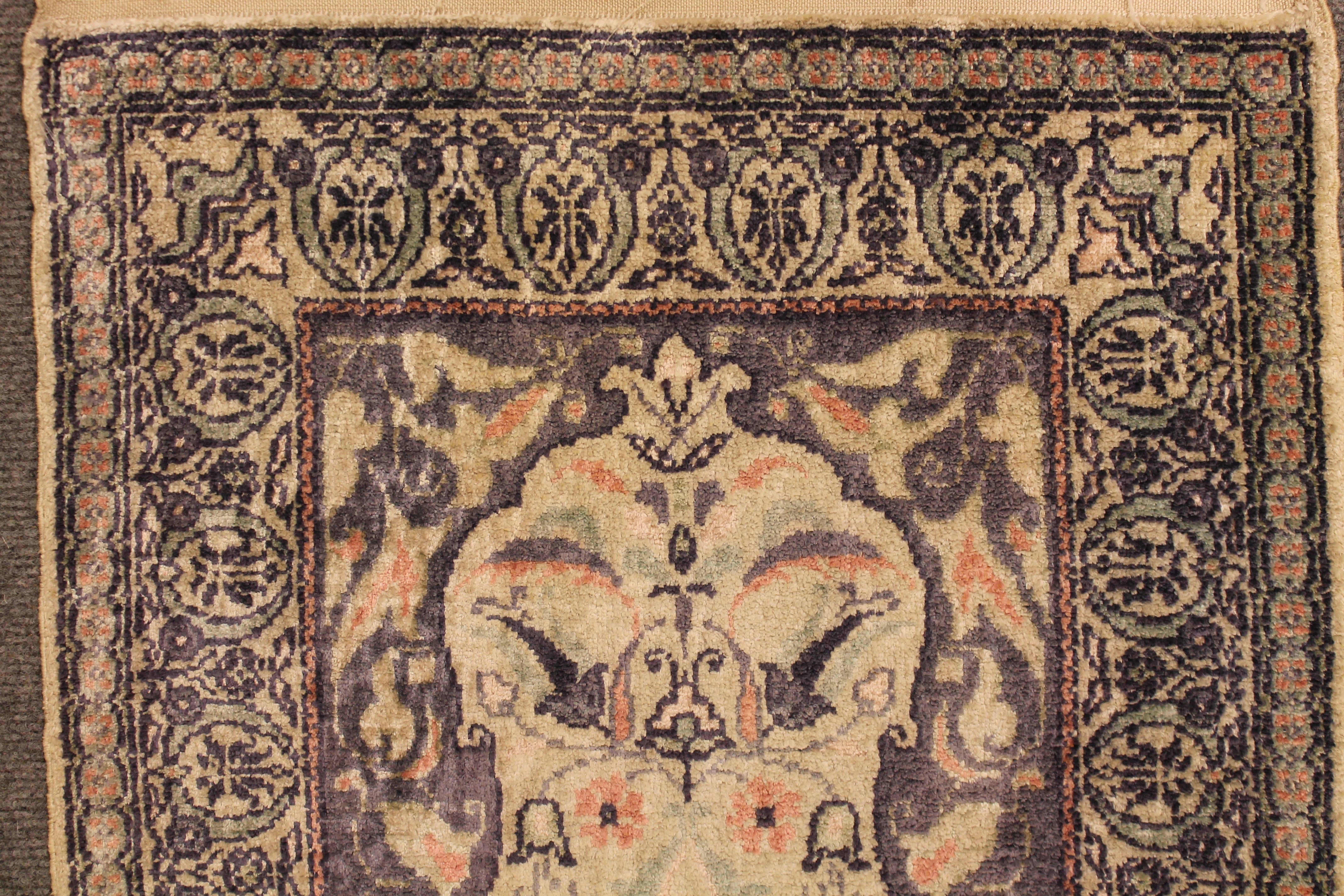 Antique silk Hereke