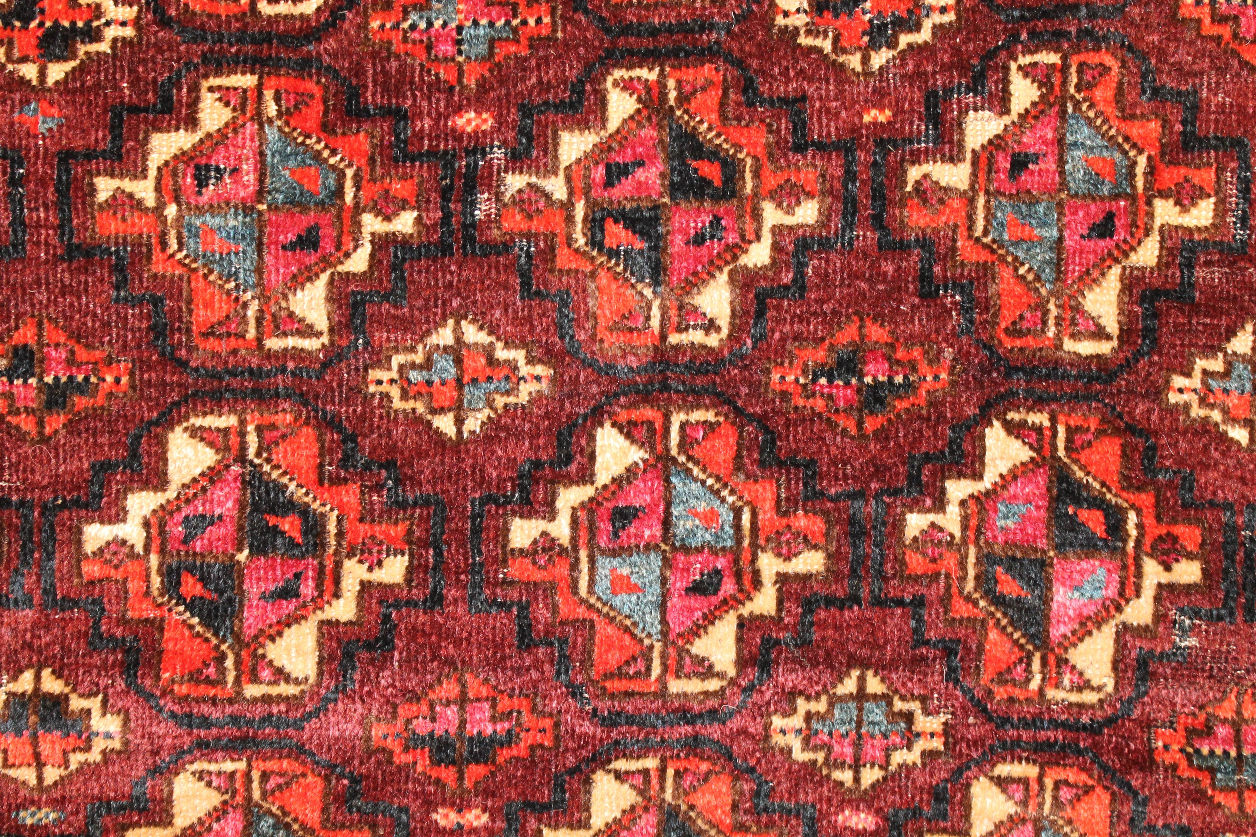 Antique Arabachi rug