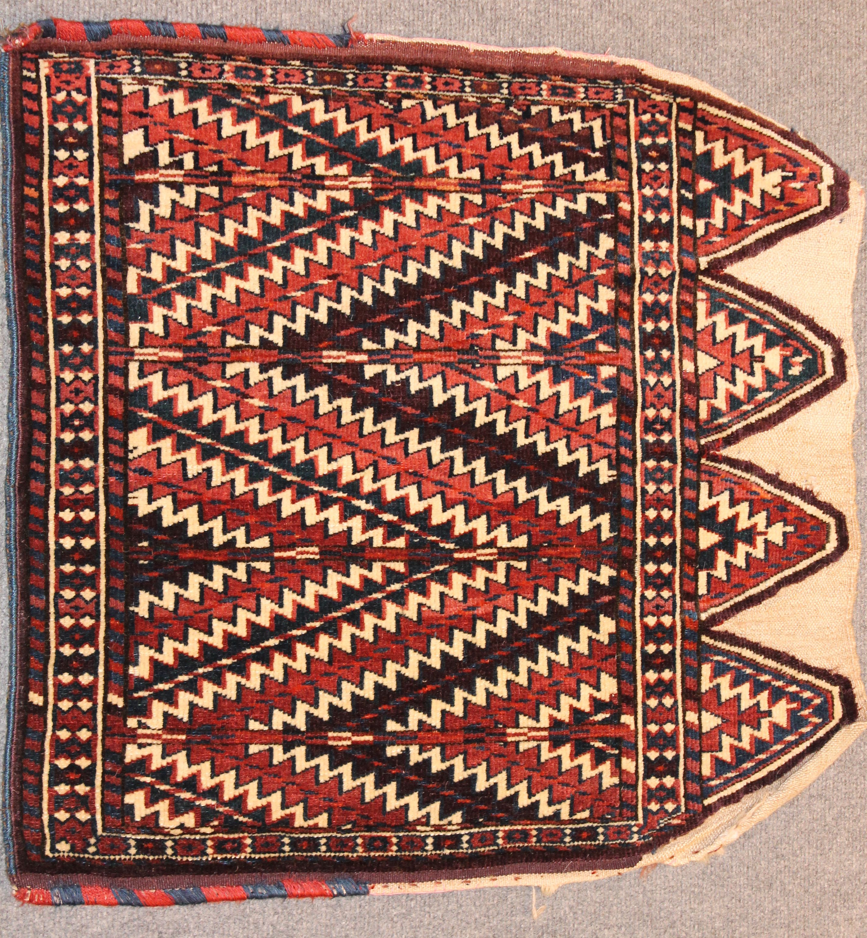 Antique Yamut Aukpash