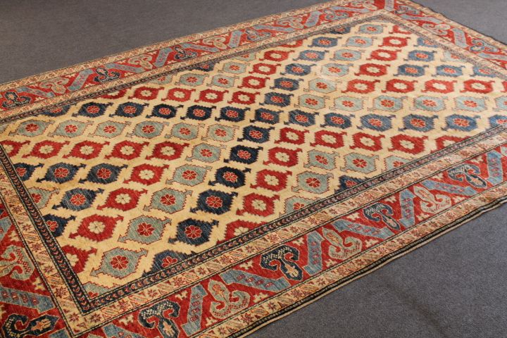 Iznik rug